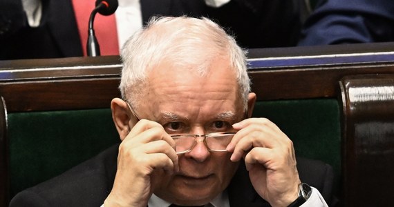 Prezes PiS Jarosław Kaczyński ocenił w czwartek w Sejmie, że skierowany przez marszałka Sejmu do komisji odpowiedzialności konstytucyjnej wniosek o postawienie przed Trybunałem Stanu prezesa NBP jest "kryminalnym przedsięwzięciem".