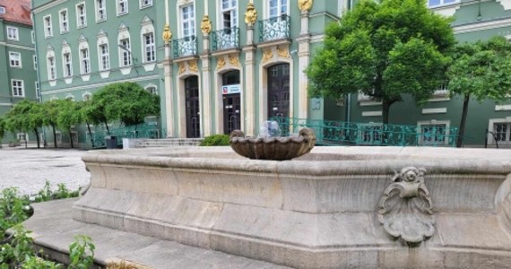 Trzy pierwsze już działają, reszta ma ruszyć na dniach. Zakład Usług Komunalnych w Szczecinie rozpoczął uruchamianie miejskich fontann. Znów nie wszystkie będą tryskać wodą.