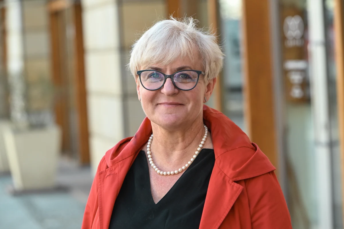 "Jeżeli agentura rosyjska wpływała na brexit, wybory w USA, ruchy separatystyczne w Katalonii to nie jest możliwe, żeby w Polsce nie było agentury rosyjskiej" - mówiła w Rozmowie o 7:00 w Radiu RMF24 posłanka Platformy Obywatelskiej Joanna Kluzik-Rostkowska. "Wpływy rosyjskie w Polsce przez bardzo długi czas szły nitką gospodarczą. Rosjanie (...) ingerowali w różne polskie sprawy poprzez obszar gospodarczy. Na ten obszar gospodarczy nałożył się obszar polityczny" - dodała. 