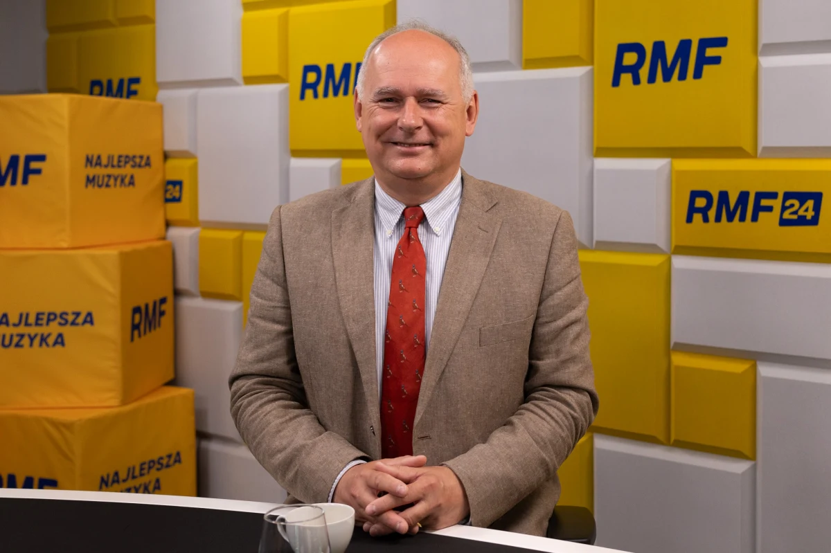 "Pan prezydent wiedział. Ja wiem, że wiedział i biorę odpowiedzialność za to, co mówię" - mówił w Porannej rozmowie w RMF FM wiceszef MON Paweł Zalewski. Odniósł się w ten sposób do sporu między rządem a prezydentem o wymianę ambasadora Polski przy NATO.