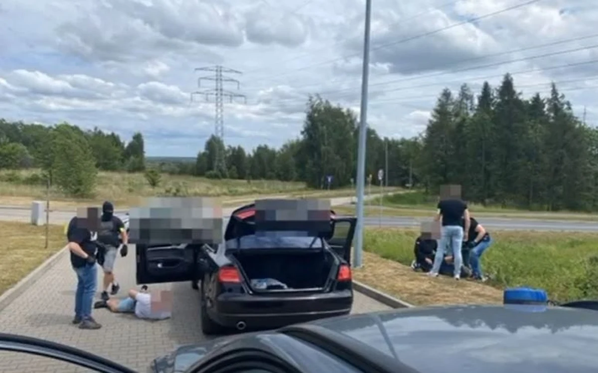 Niemal 100 kg narkotyków wartych ponad 6 mln zł przejęli policjanci z Dolnego Śląska. Na gorącym uczynku złapano dwóch mężczyzn. 