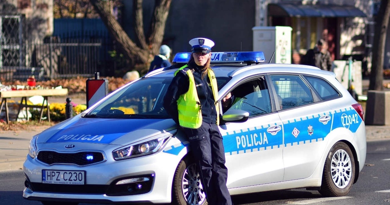 Pobierz, swój, telefon, aplikację, TaPo24, poczuć, policjant, jest, bezpłatną, aplikacją, mobilną, stworzoną, myślą, funkcjonari Ta aplikacja to tajna broń drogówki. Każdy może ją ściągnąć