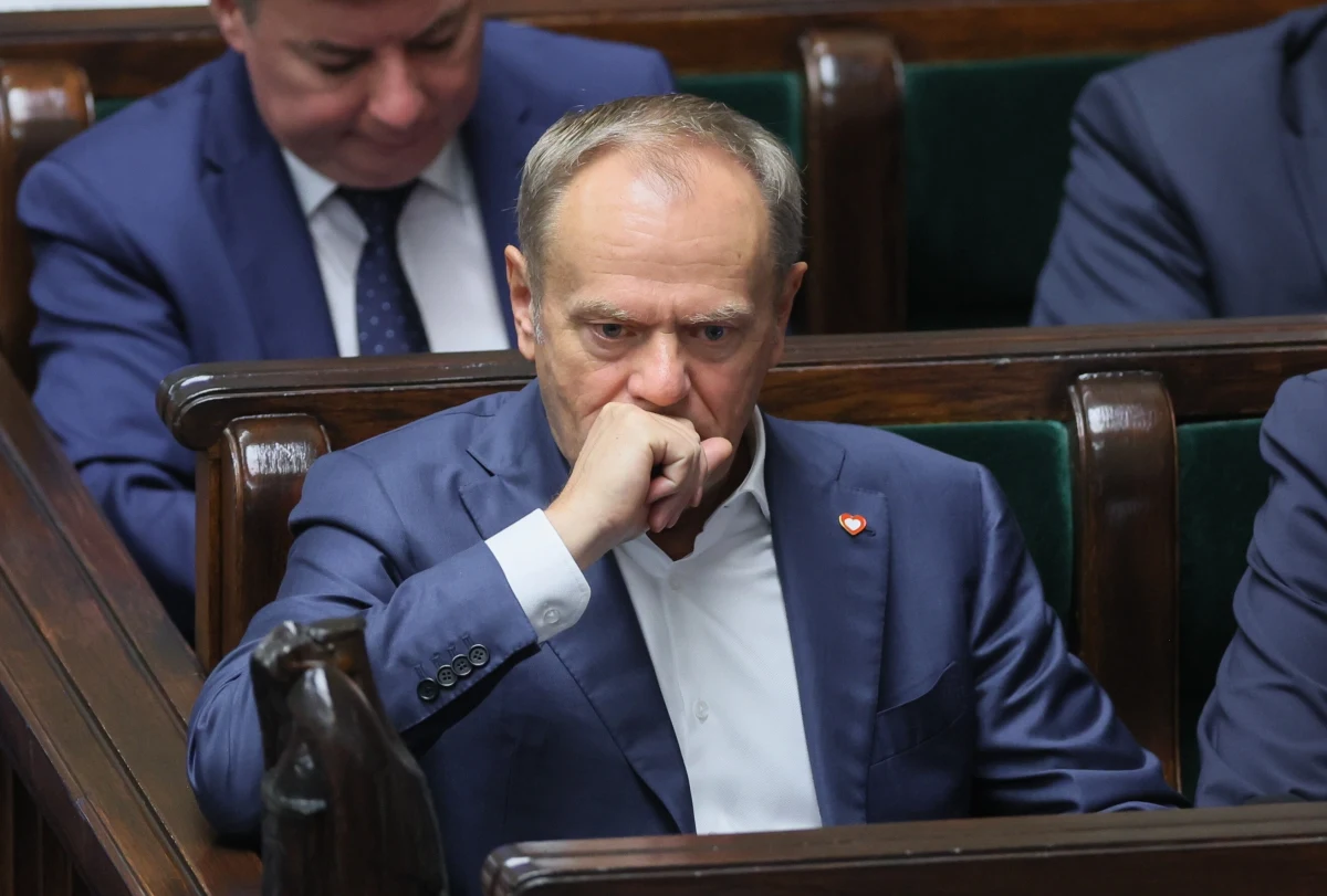 Zapowiadana przez kilka tygodni komisja miała zacząć pracę w tym tygodniu. Nie zacznie, bo najwcześniej powstanie dopiero w przyszłym - tak w tej chwili wygląda status rządowej komisji do zbadania rosyjskich wpływów. Komisja, którą ma kierować szef SKW gen. Jarosław Stróżyk, została powołana zarządzeniem premiera we wtorek i na razie pozostaje na papierze. 