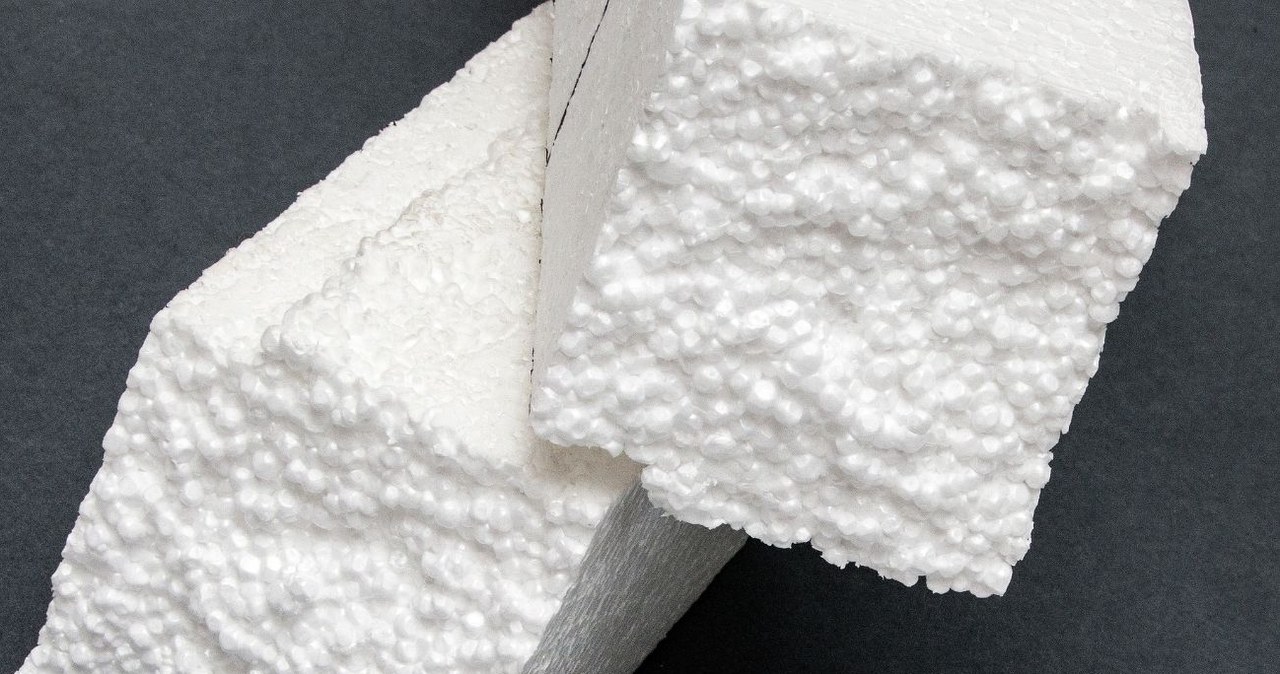 Żółty, czarny czy PSZOK. Gdzie wyrzucić styropian?