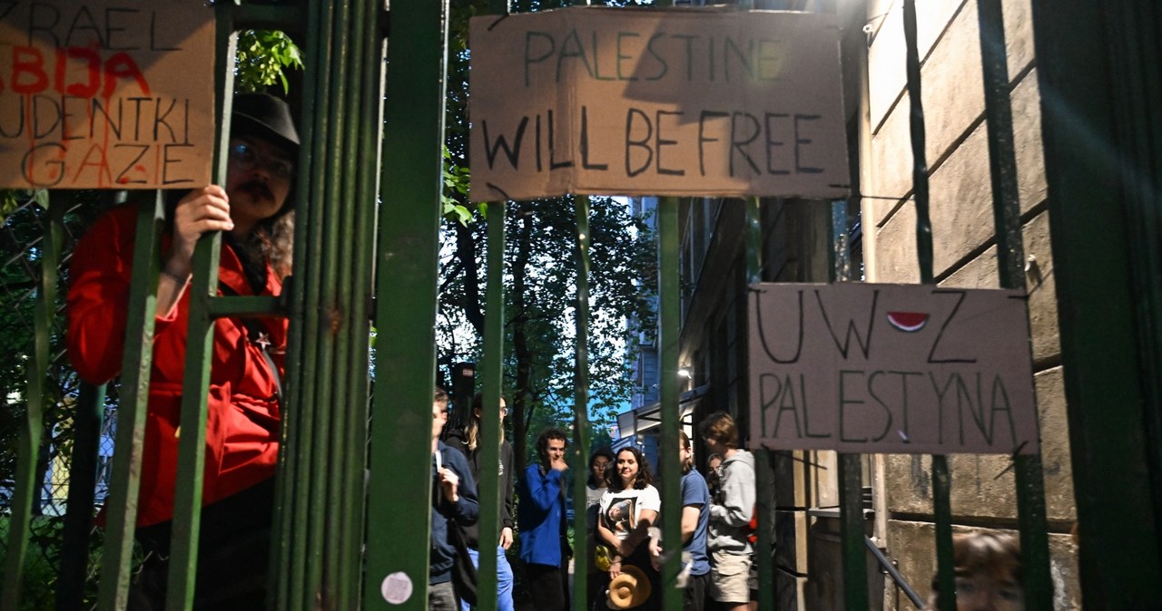  Protest studentów UW. Domagają się stanowczych ruchów władz uczelni