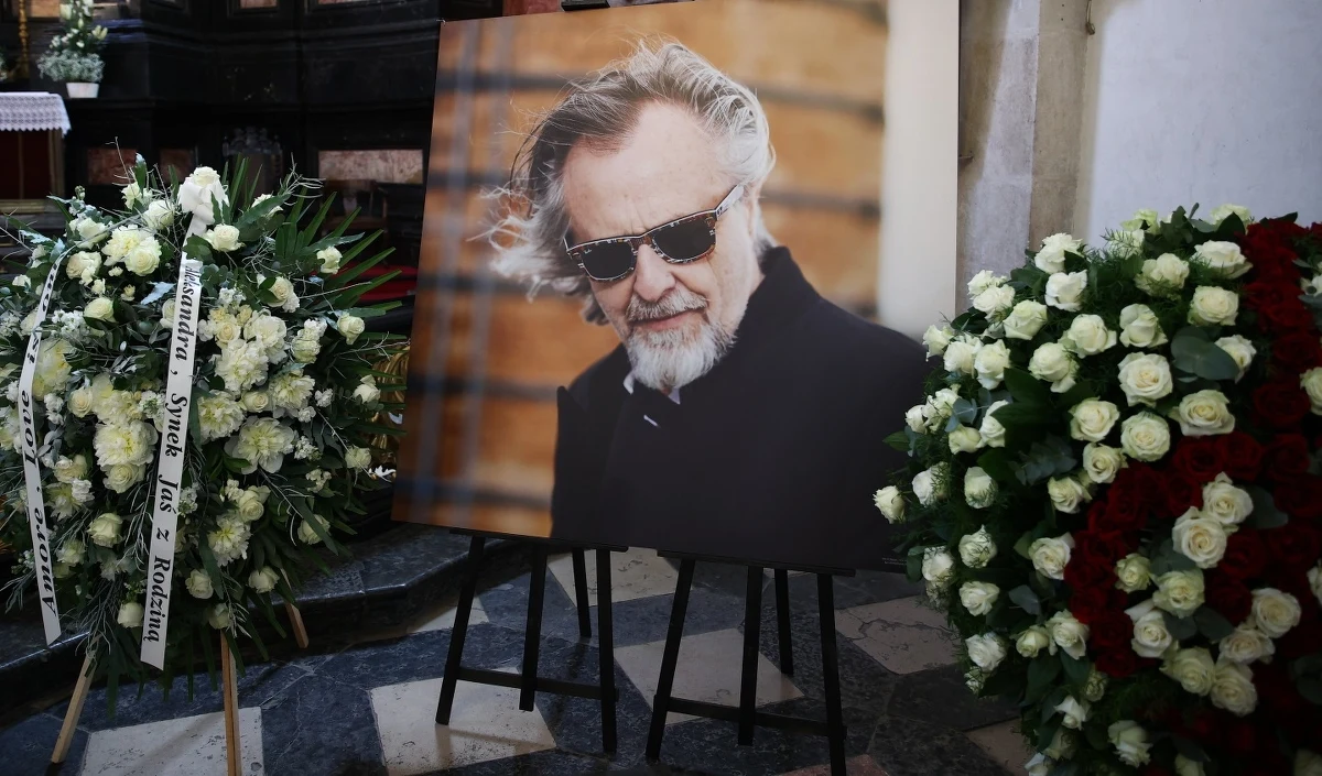 Rodzina, przyjaciele i fani pożegnali dziś Jana A.P. Kaczmarka - wybitnego kompozytora muzyki filmowej i zdobywcy Oscara. W Krakowie w sobotę odbyły się uroczystości pogrzebowe.