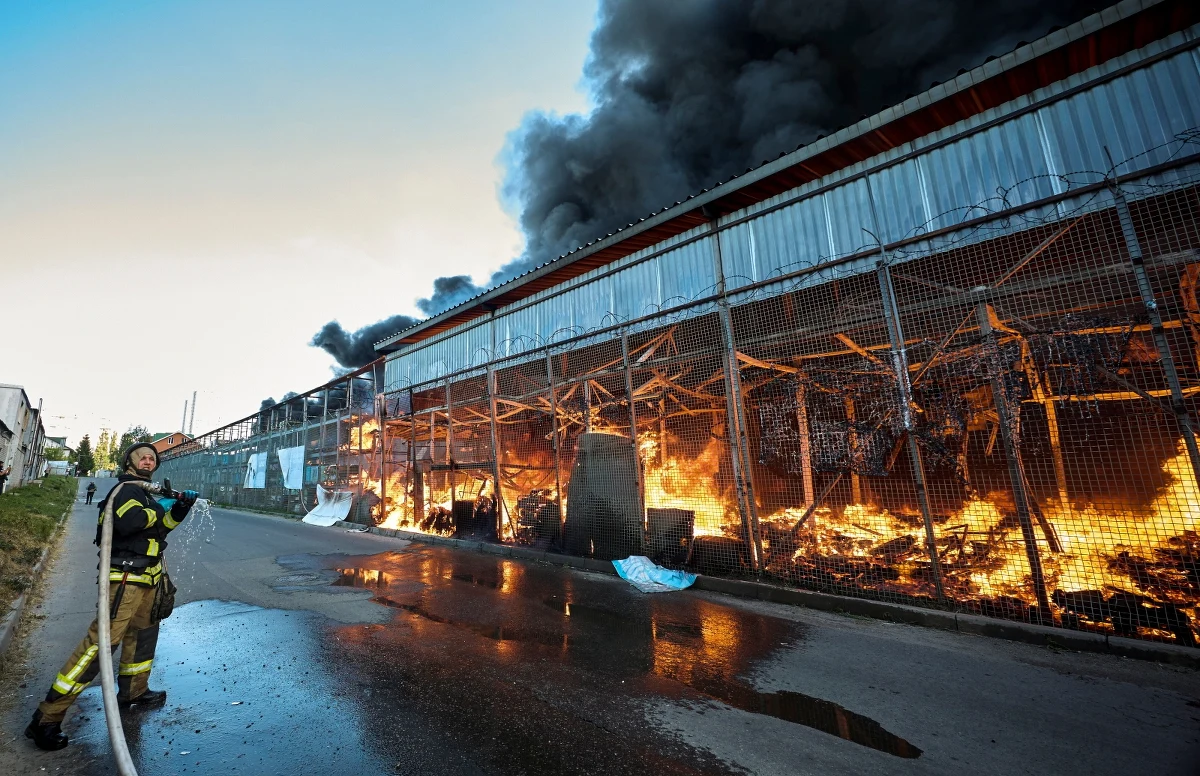 6 osób zginęło, 40 zostało rannych, a 16 jest uznawanych za zaginione - to najnowszy bilans rosyjskiego ataku na hipermarket budowlany w Charkowie. Przekazał go wieczorem szef władz obwodu charkowskiego Ołeh Syniehubow. 
