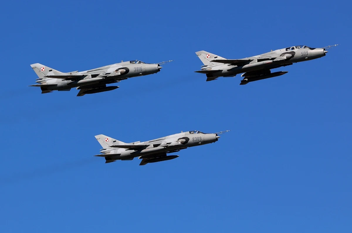 W związku z intensywną aktywnością rosyjskiego lotnictwa dalekiego zasięgu w nocy z soboty na niedzielę w przestrzeni powietrznej operowały polskie i sojusznicze statki powietrzne. Przed godziną 6 uruchomione siły i środki powróciły do standardowej działalności operacyjnej - poinformowało Dowództwo Operacyjne Rodzajów Sił Zbrojnych.