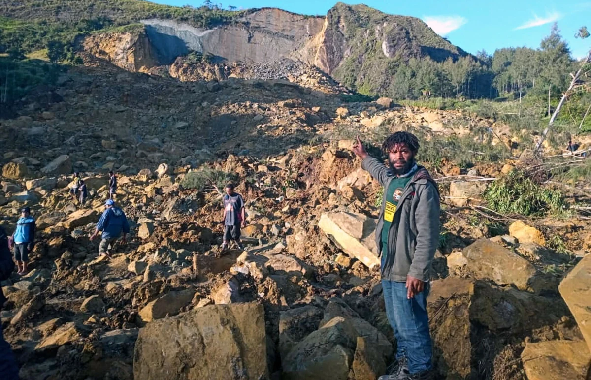 Realizuje się najgorszy możliwy scenariusz po potężnym osuwisku, które zeszło w piątek w Papui-Nowej Gwinei. Z najnowszych informacji wynika, że nie żyje już co najmniej 670 osób, czyli ponad dwukrotnie więcej, niż pierwotnie szacowano.