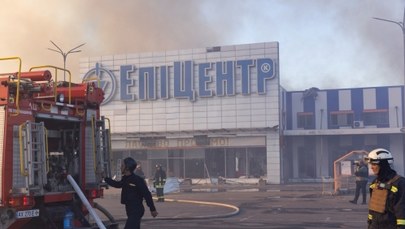 Rosjanie uderzyli w hipermarket w Charkowie. Znacznie wzrosła liczba ofiar
