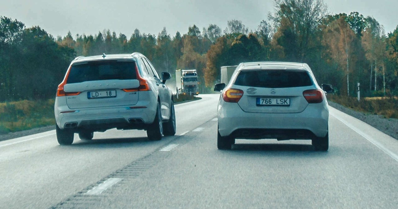 Czy wyprzedzając można na chwilę przekroczyć dozwoloną prędkość?