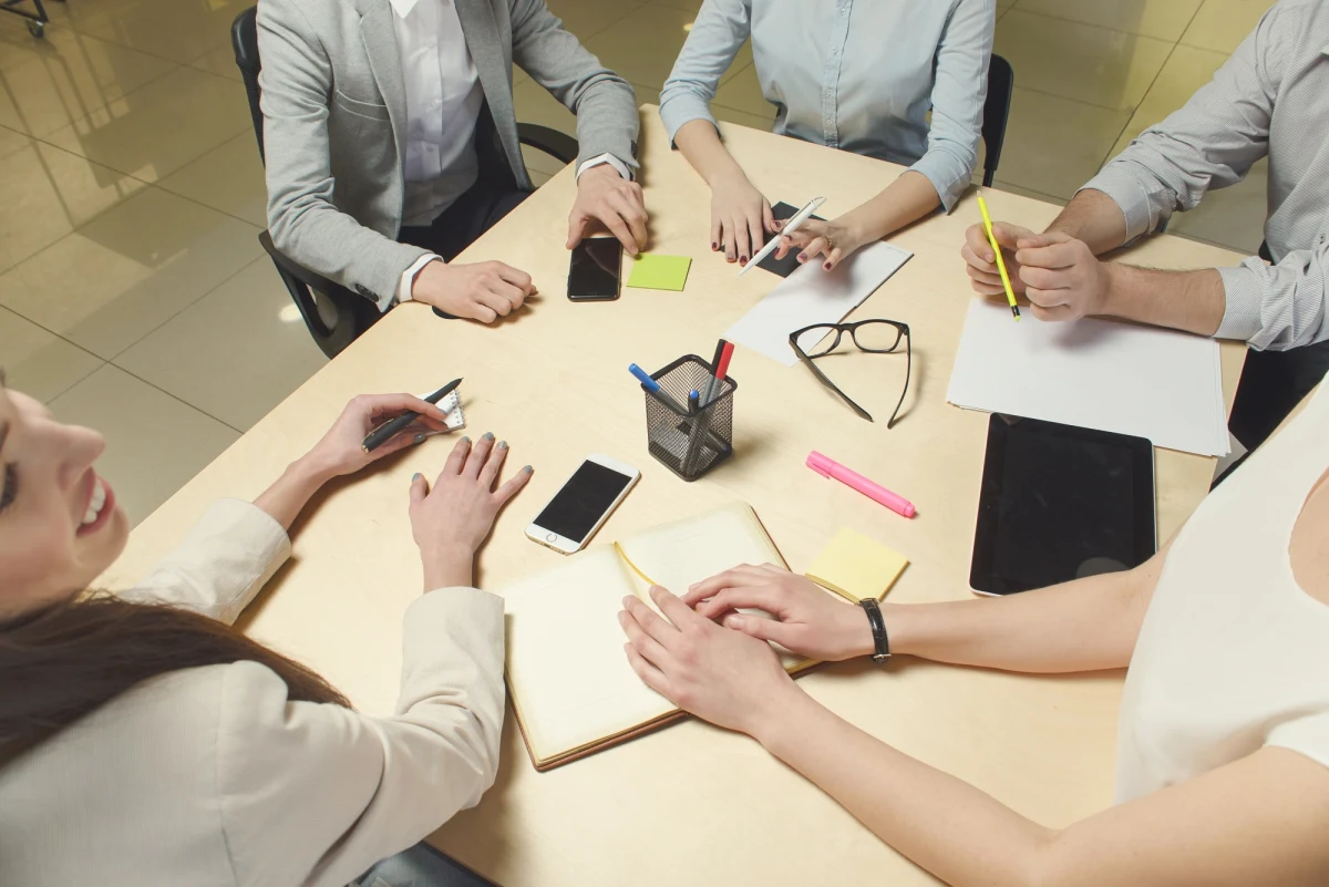 Dojrzałość zawodowa to nie tylko lata doświadczenia, ale przede wszystkim bogactwo umiejętności i wiedzy. Już 28 maja 2024 r. w Krakowie odbędzie się wyjątkowe wydarzenie skierowane do osób po pięćdziesiątce, które chcą odkryć nowe ścieżki swojej kariery. "Dni Otwarte Kariera 50+" to niepowtarzalna okazja, aby spotkać się z ekspertami, poszerzyć swoją wiedzę i zdobyć motywację do dalszego rozwoju zawodowego.