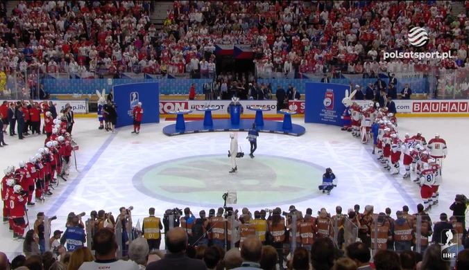 Ceremonia medalowa po finale MŚ Elity w hokeju na lodzie. WIDEO