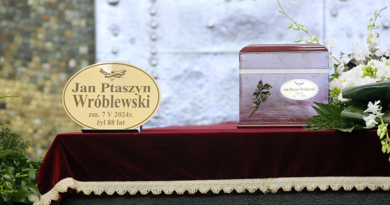 27 maja na Powązkach Wojskowych w Warszawie.odbył się pogrzeb Jana Ptaszyna Wróblewskiego. Wśród osób żegnających legendarnego polskiego jazzmana, znaleźli się m.in. Urszula Dudziak, Andrzej Dąbrowski oraz Emilia Krakowska.