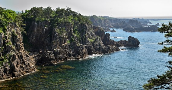 Narasta spór o wyspy Senkaku (chiń. Diaoyu). Japońska straż przybrzeżna informuje o rekordowej, trwającej nieprzerwanie 158 dni z rzędu, obecności chińskich jednostek w pobliżu kontrolowanego przez Japonię archipelagu.
