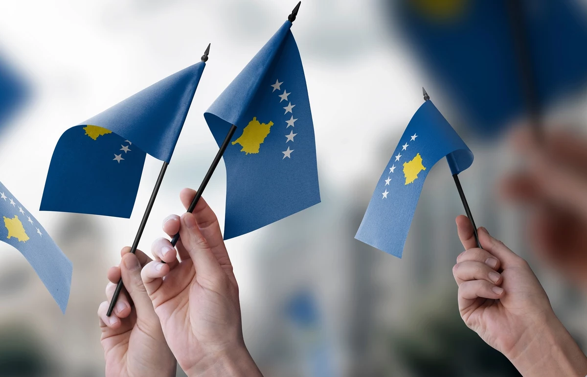 Kosowo otrzymało w poniedziałek status członka stowarzyszonego w Zgromadzeniu Parlamentarnym NATO - poinformował dziennik "Koha Ditore".