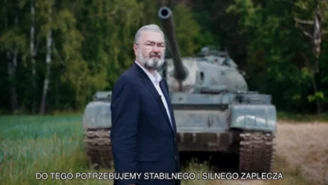 Nowy spot europosła PiS. Karol Karski kontra pędzący czołg