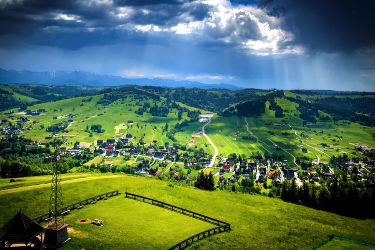 Pogoda znowu może być niebezpieczna. Synoptycy IMGW wydali w środę ostrzeżenia drugiego stopnia przed burzami w centralnej i wschodniej części kraju.