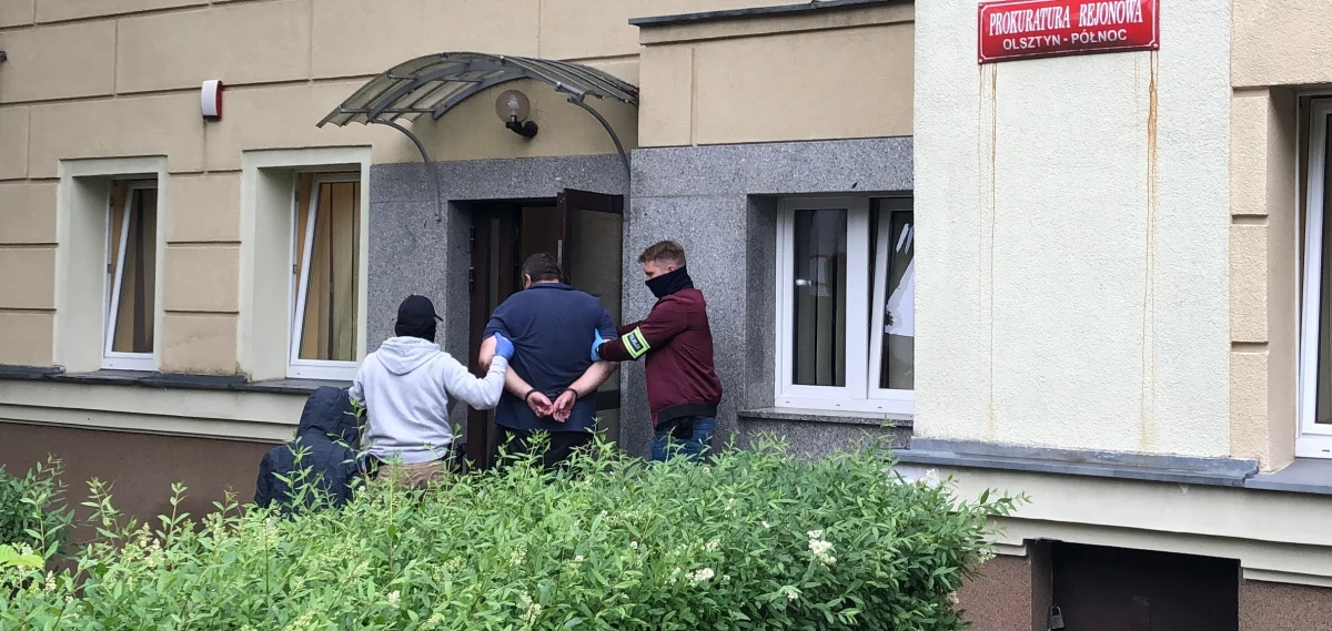 Zarzut stworzenia zagrożenia katastrofy drogowej i narażenia życia 16 osób usłyszał 42-letni obywatel Ukrainy, który w poniedziałek spowodował wypadek na ulicy Bałtyckiej w Olsztynie. Mężczyzna miał ponad 2 promile alkoholu w wydychanym powietrzu. 