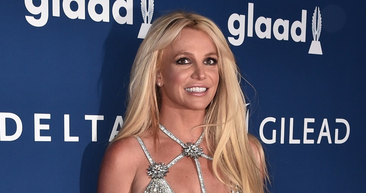 Britney Spears opublikowała w sieci przerażające nagranie. Twierdzi, że została okradziona, a dowodem na to są pokazywane przez gwiazdę puste szuflady na biżuterię. Policja przekonuje, że to nie pierwszy raz, kiedy wokalistka wszczyna alarm w takiej sprawie.