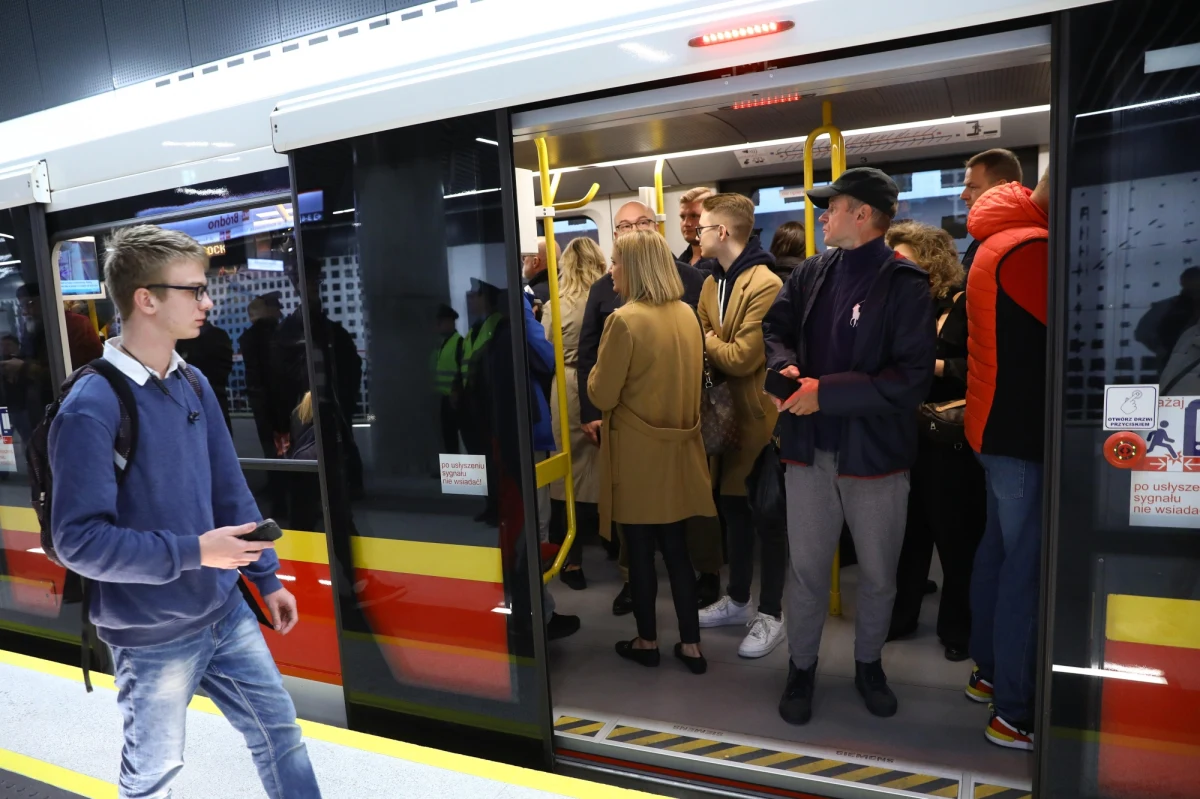 Według danych Urzędu Miasta Stołecznego Warszawy stolica od 2004 roku na swoje projekty wydała z unijnych środków ponad 18 300 000 000 zł. To w przeliczeniu daje 10 tys. zł na jednego mieszkańca. Tutaj warto odnotować, że jest to jeden z najwyższych wyników nie tylko w Polsce, ale i w całej Unii Europejskiej. Projektów, które zrealizowano dzięki europejskiemu dofinansowaniu, jest ponad 800.