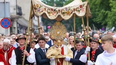 Prymas: Obecność Chrystusa ważna dziś, w epoce plagi indywidualizmu i samotności