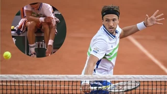 Absurdalne sceny na Roland Garros. Z wściekłości kopnął w bandę, a potem wydarzyło się to