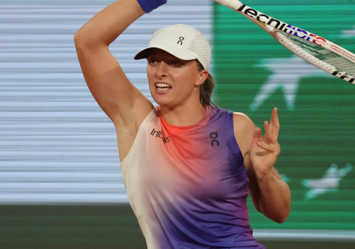 Iga Świątek wygrała z Czeszką Marie Bouzkovą 6:4, 6:2 w trzeciej rundzie wielkoszlemowego turnieju French Open. Prowadząca w światowym rankingu polska tenisistka walczy o trzeci z rzędu i czwarty w karierze triumf w Paryżu.