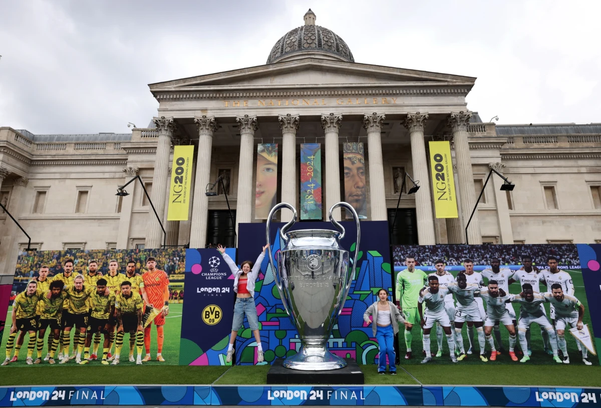 Finał Ligi Mistrzów między Realem Madryt a Borussią Dortmund będzie jednocześnie pożegnaniem legend dwóch klubów. Starcie na Wembley będzie ostatnim spotkaniem w klubowej karierze Toniego Krossa. Z Borussią, ale nie z piłką po sobocie pożegna się Marco Reus. Który ze świetnych niemieckich piłkarzy będzie dziś świętował? Przekonamy się wieczorem, początek spotkania o 21:00.