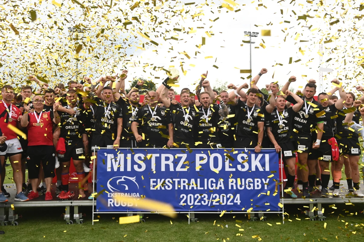 Rugbiści Orlen Orkana zostali mistrzami Polski. W rozegranym w Sochaczewie finale play off gospodarze pokonali Ogniwo Sopot 22:18 (12:6) i wywalczyli swój drugi tytuł. W meczu o brązowy medal w niedzielę o godz. 15. Juvenia podejmie w Krakowie Awentę Pogoń Siedlce.