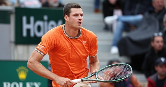 Hubert Hurkacz wygrał z kanadyjskim tenisistą Denisem Shapovalovem 6:3, 7:6 (7-0), 4:6, 6:1 w trzeciej rundzie wielkoszlemowego French Open.