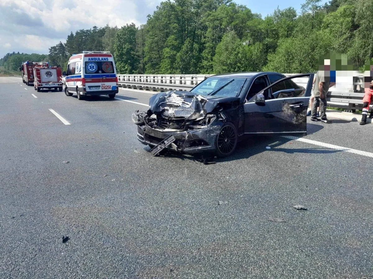 Tragiczny wypadek na A4 na Dolnym Śląsku w kierunku granicy państwa. Autostrada była zablokowana. 