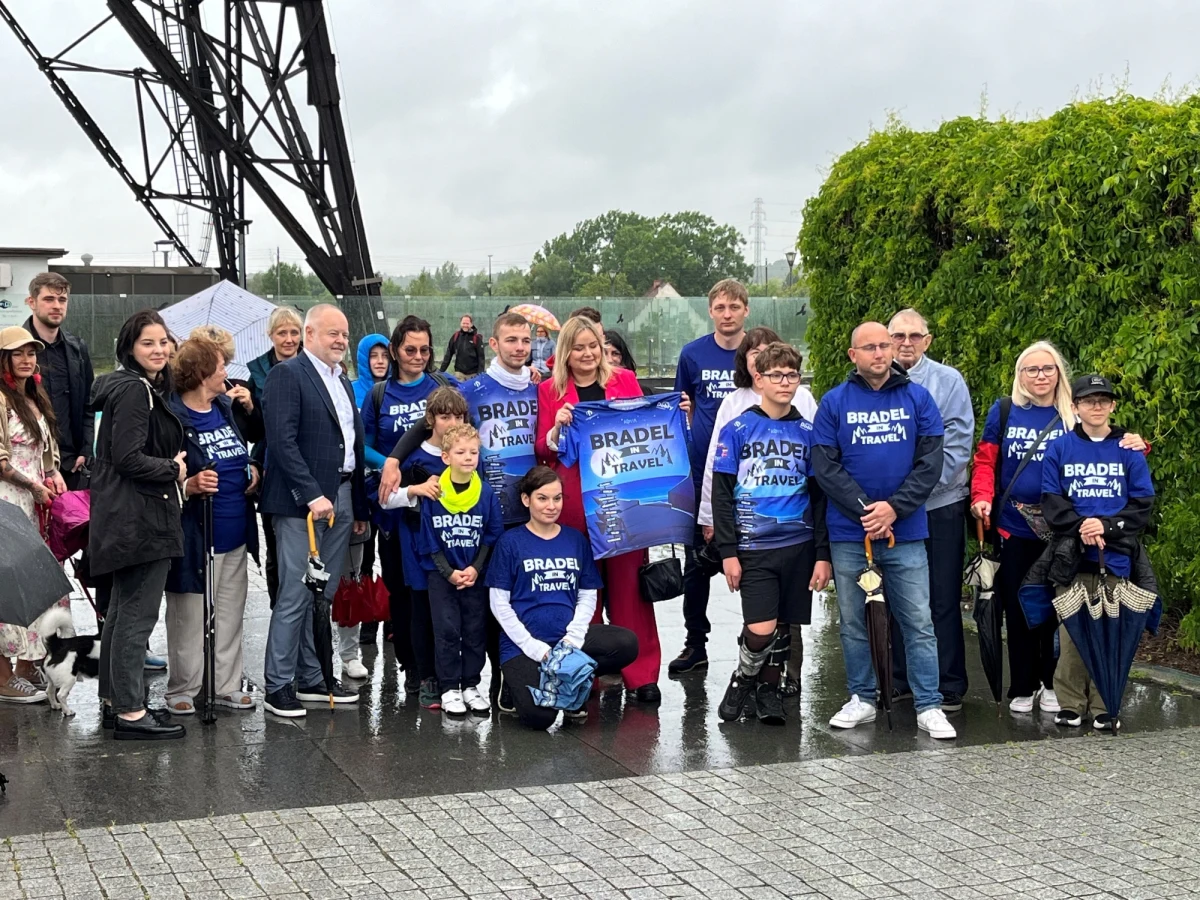 W 110 dni zamierza pokonać ponad 4 tys. kilometrów, odwiedzając osiem nadbałtyckich państw! Młody gliwiczanin Michał Bradel wyruszył dziś z Gliwic w niezwykłą samotną podróż „Pieszo Dookoła Bałtyku”. Chce w ten sposób zwrócić uwagę na charytatywną zbiórkę dla swojego nastoletniego imiennika.