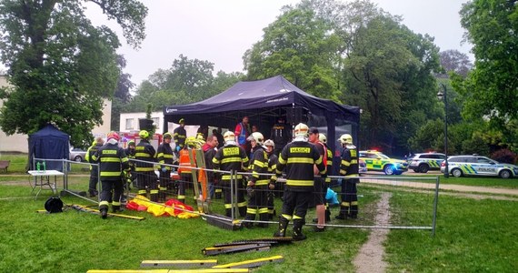 Po południu w niedzielę w efekcie uderzenia pioruna zostało rannych 18 osób, w tym dzieci. Na miejscu reanimowano pięć osób. Ranni trafili do szpitali. Interwencje strażaków i ratowników medycznych potrzebne były też w  innych rejonach kraju.