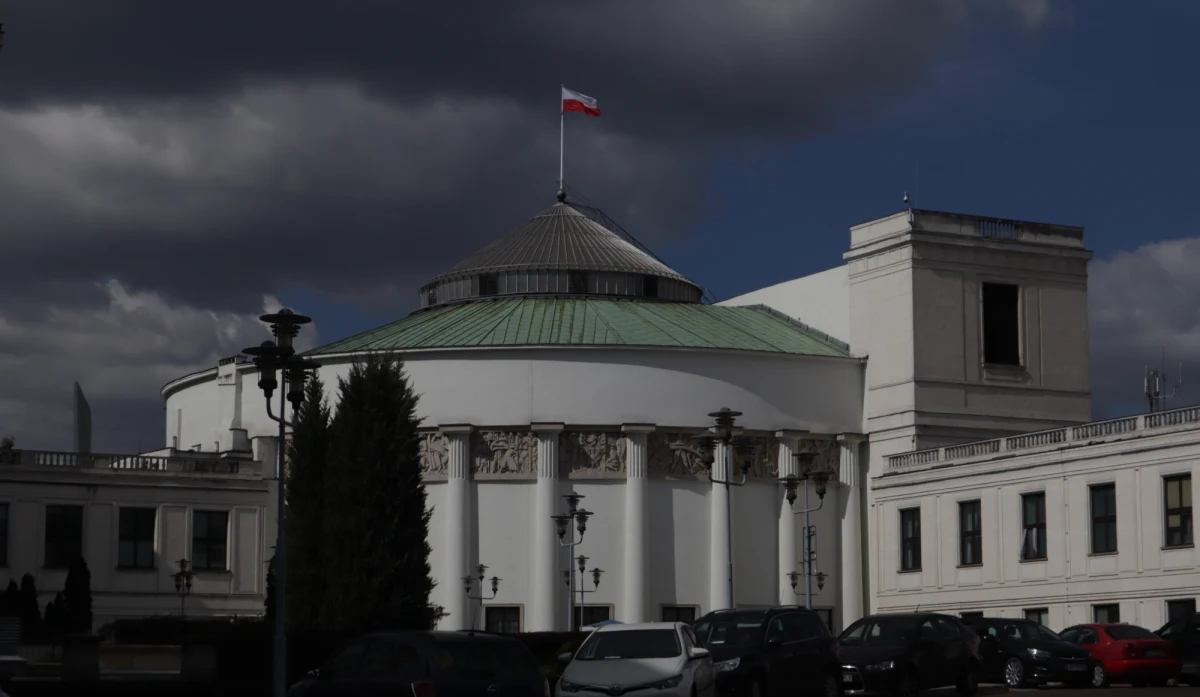 Aż 146 posłów i 8 senatorów kandyduje w wyborach do Parlamentu Europejskiego. "To pierwszy taki przypadek od momentu wejścia Polski do UE" - podkreślił w rozmowie z PAP Bartłomiej E. Nowak, politolog z akademii Vistula.