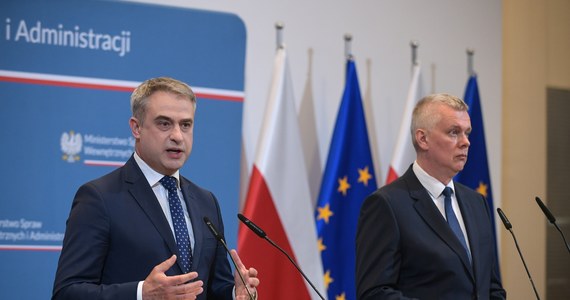 Dzisiaj w nocy i w niedzielę zostało zatrzymanych na terenie Polski kilka incydentów, które miały charakter ataku skoordynowanego na infrastrukturę krytyczną - podkreślił wicepremier, minister cyfryzacji Krzysztof Gawkowski. Chcemy na cybertarczę, która będzie gwarancją bezpieczeństwa Polski i Polaków, przeznaczyć ponad 3 mld zł - powiedział.