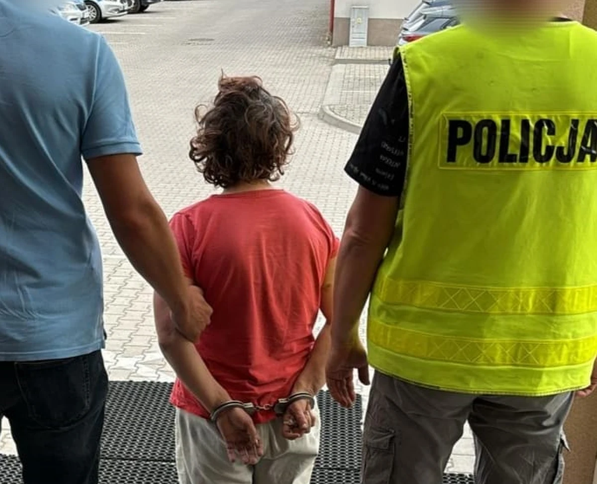 54-letnia kobieta została zatrzymana przez łęczycką policję za fizyczne i psychiczne znęcanie się na 67-letnim mężczyzną na wózku inwalidzkim. Grozi jej do 8 lat więzienia. 