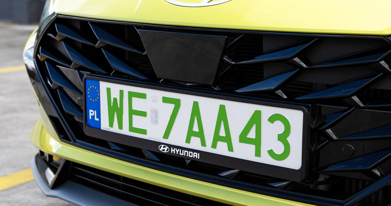 Nowe tablice do aut używanych. Na tę zmianę czekaliśmy od lat