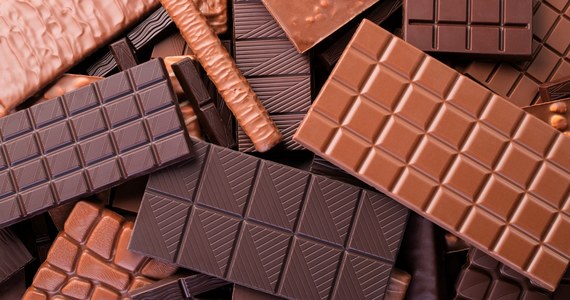 Szwajcarscy naukowcy wzięli na warsztat jeden z najbardziej popularnych smakołyków – czekoladę. Udało im się opracować metodę produkcji, w której wykorzystano odpady z owoców kakaowca, zawierające naturalny cukier. Twórcy receptury twierdzą, że taka produkcja czekolady jest bardziej zrównoważona od tradycyjnej.