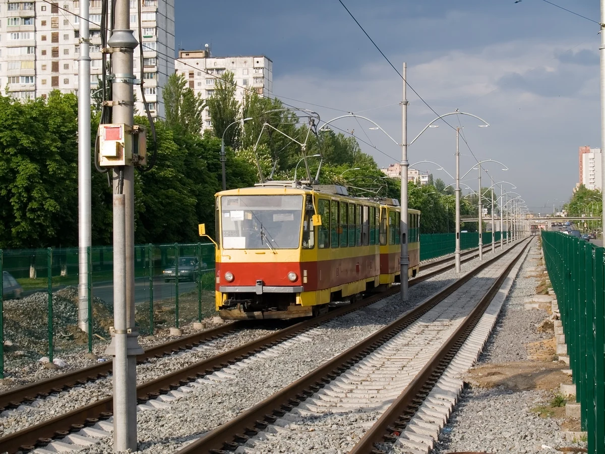 Rozpoczęła się modernizacja torowiska na skrzyżowaniu ulicy Włókniarzy i Legionów. Do końca miesiąca nie będą kursować tramwaje linii 8 i 16. 