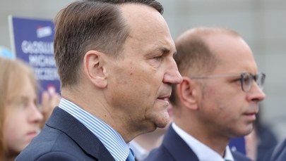 Potencjalni migranci mają się zniechęcić. Sikorski zapowiada akcję