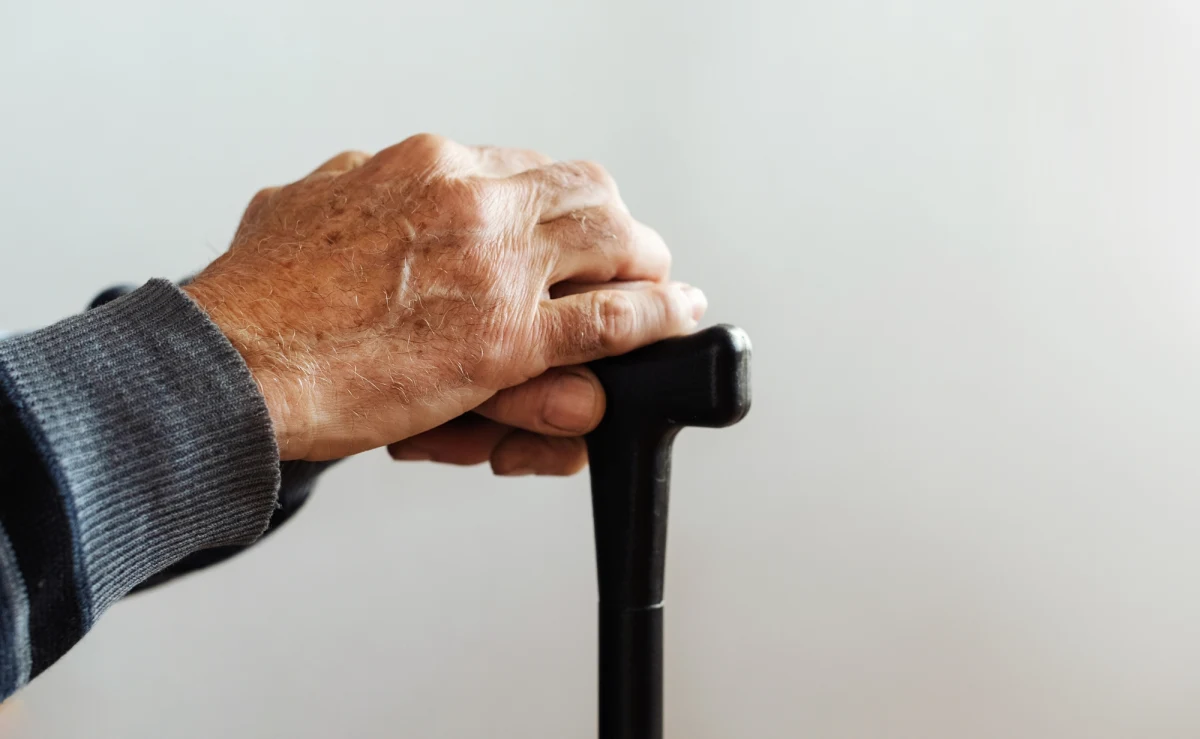 Prokuratura Rejonowa w Opolu skierowała do sądu akt oskarżenia przeciwko 54-letniemu Edwardowi K. Mężczyzna napadł i próbował okraść 82-letniego Heinricha M. Senior upadł na chodnik, trzymając pieniądze w rękach. Nie wypuścił ich nawet wtedy, gdy napastnik trzykrotnie ugodził go scyzorykiem.