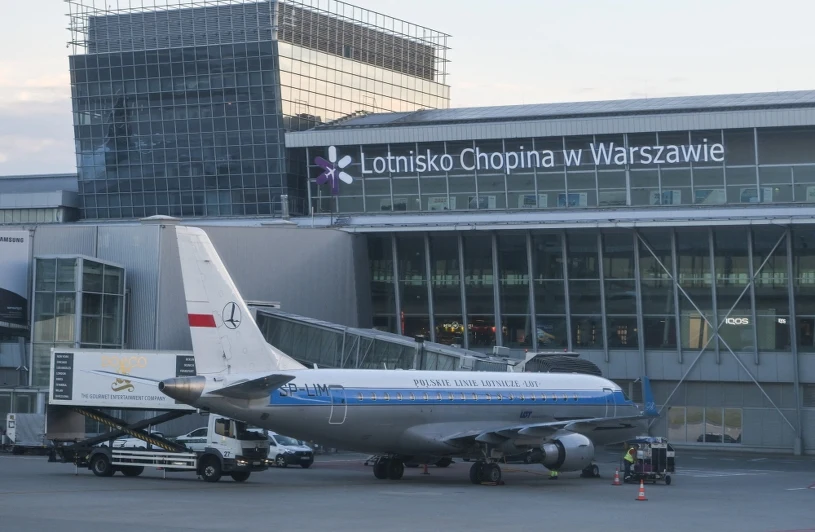 Drony nad Polską. Lotniska zamknięte, samoloty przekierowane