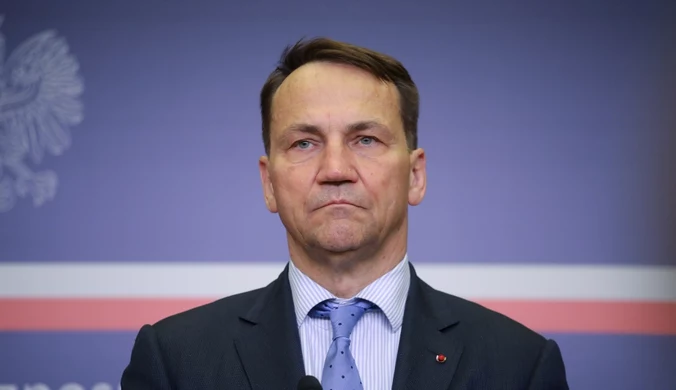 Sikorski wprost o sytuacji na granicy. "Bardzo mi przykro"