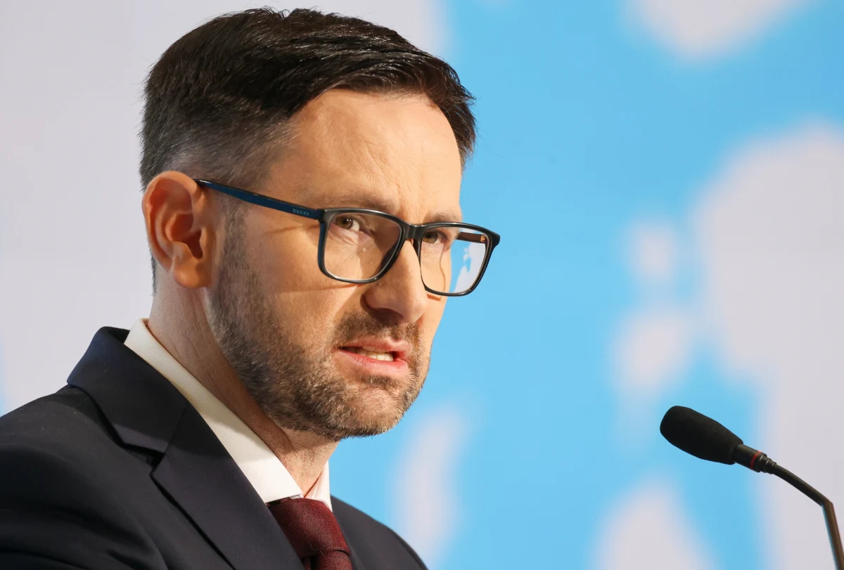 „Wezwanie mnie na przesłuchanie komisji śledczej zostało skutecznie dostarczone, jednak jest koniec kampanii i nie mam czasu, by się stawić” - powiedział Polskiej Agencji Prasowej b. szef Orlenu Daniel Obajtek. Dodał, że rozważa wniosek do komisji o przesunięcie jego przesłuchania na czas po wyborach.