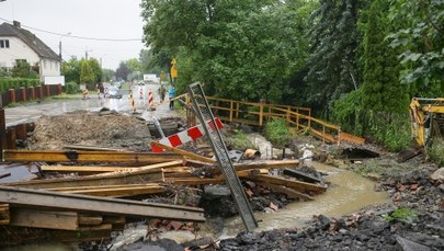 Armagedon w Bielsku-Białej: Samochody pod wodą, zalany dworzec [FILMY]