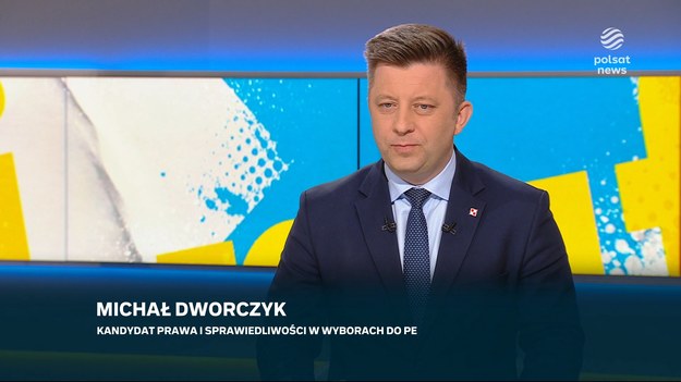 Gościem wtorkowego "Graffiti" był Michał Dworczyk, kandydat PiS w wyborach do Parlamentu Europejskiego.


Poseł został zapytany przez Marcina Fijołka o doniesienia w sprawie zamówień z Rządowej Agencji Rezerw Strategicznych w czasach rządów Zjednoczonej Prawicy. Twórca marki "Red is Bad", Paweł Szopa, miał zarobić w ten sposób pół miliarda złotych. Michał Kuczmierowski, były prezes RARS, przekazał, że zakupy te odbywały się zgodnie z prawem.
