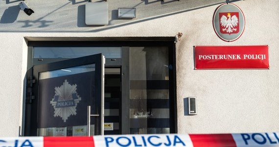 59-latek, który podpalił posterunek policji w Mircu, trafi na obserwację psychiatryczną. Mężczyzna jest podejrzany również o usiłowanie zabójstwa trzech policjantów. 