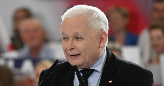 Jarosław Kaczyński i Daniel Obajtek zostali wezwani na dziś przed komisję śledczą ds. afery wizowej. Z ich wypowiedzi wynika jednak, że obaj się nie pojawią i wnoszą o przesłuchanie w innym terminie, po wyborach do Parlamentu Europejskiego.