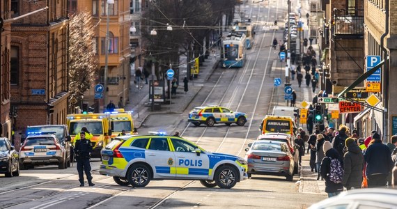 Mężczyzna w wieku 26 lat został zastrzelony w nocy na parkingu w szwedzkim Goteborgu. Według mediów to znany i wielokrotnie nagradzany artysta. W mediach społecznościowych pojawiła się informacja, że chodzi o rapera C.Gambino.